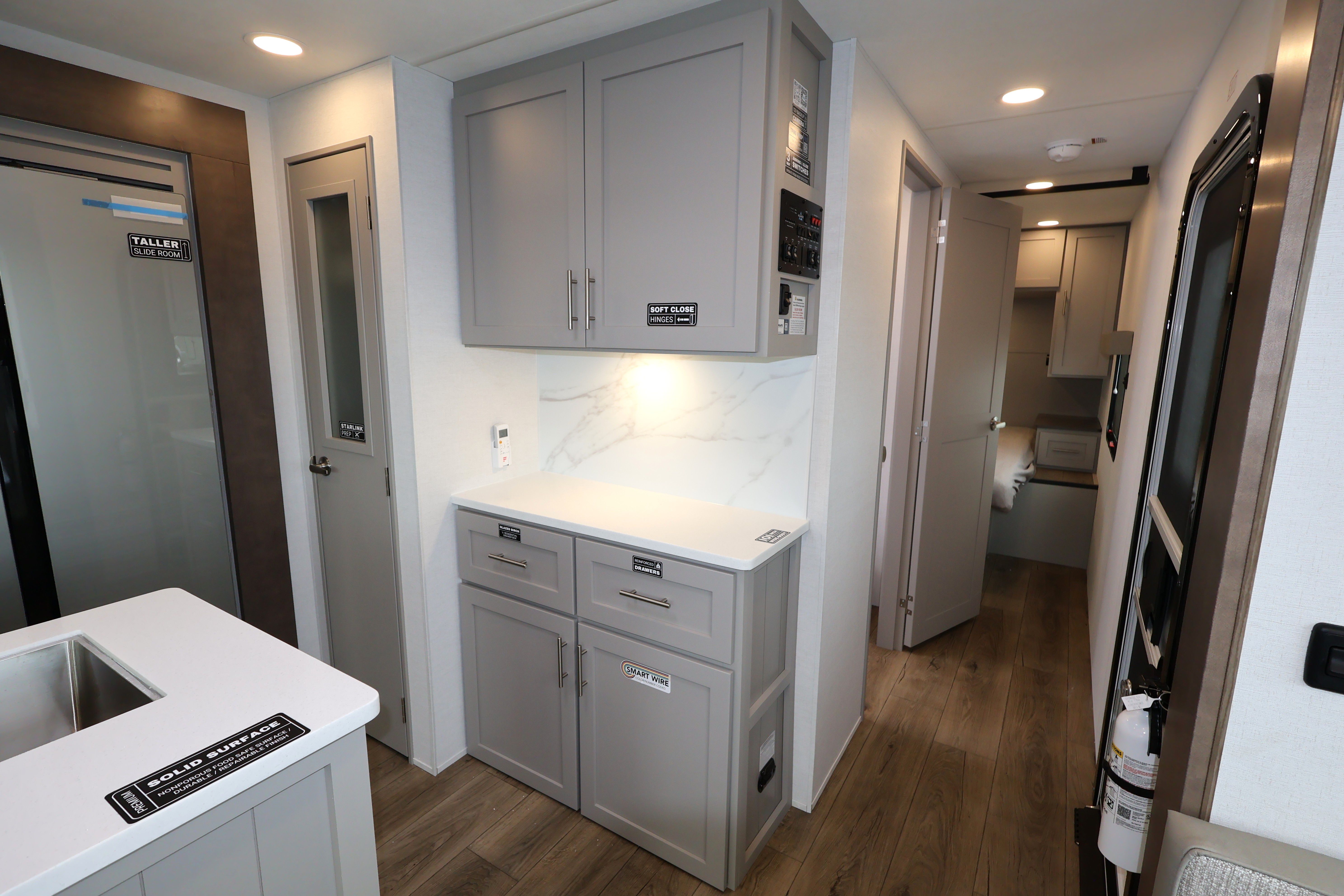 2026 AVENUE 298RL by ALLIANCE RV | Can-AmRVCentre - RVC Navigator